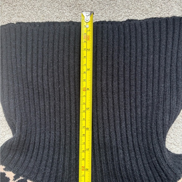 Tahari Women's Leopard Animal Print Turtleneck Sweater Size (M) Beige And Black - Picture 9 of 12